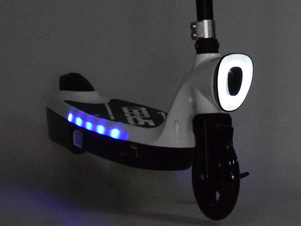 Jokomisiada Elektrinis motoroleris LED apšvietimas SP0737