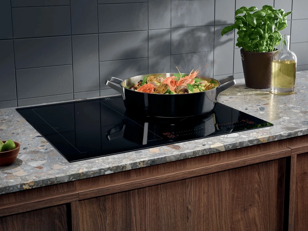 60 cm pločio indukcinė kaitlentė Electrolux EIS62453