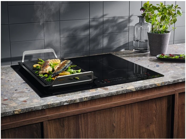 Kaitlentė Electrolux EIV63443 Juodas Built-in 59 cm Zone induction hob 4 zone(s)