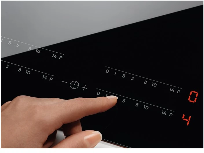 Kaitlentė Electrolux EIV63443 Juodas Built-in 59 cm Zone induction hob 4 zone(s)