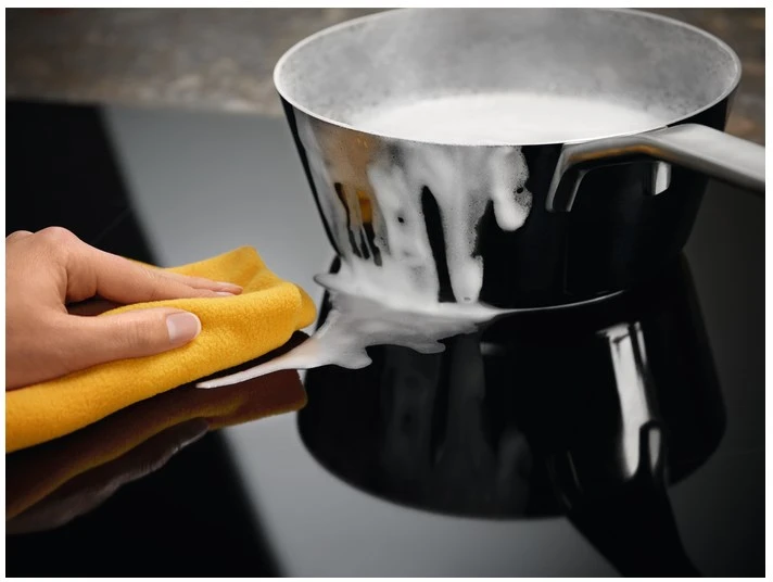 Kaitlentė Electrolux EIV63443 Juodas Built-in 59 cm Zone induction hob 4 zone(s)