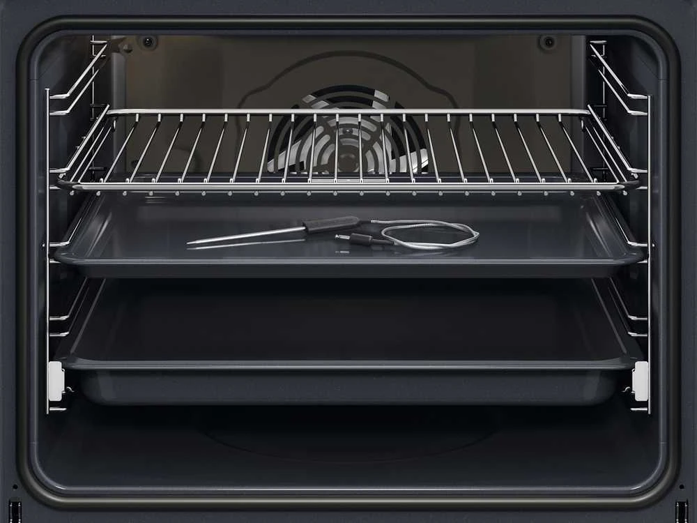 Juodos spalvos orkaitė Electrolux EOD6F77WZ