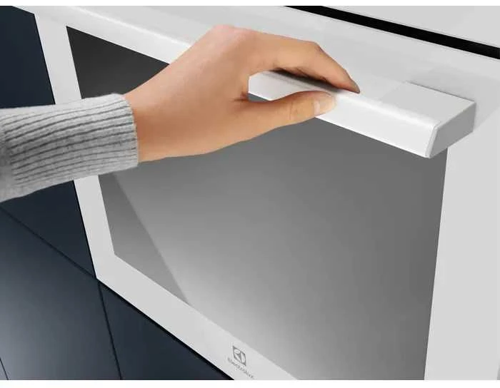 Baltos spalvos elektrinė orkaitė Electrolux EOF3H40BW