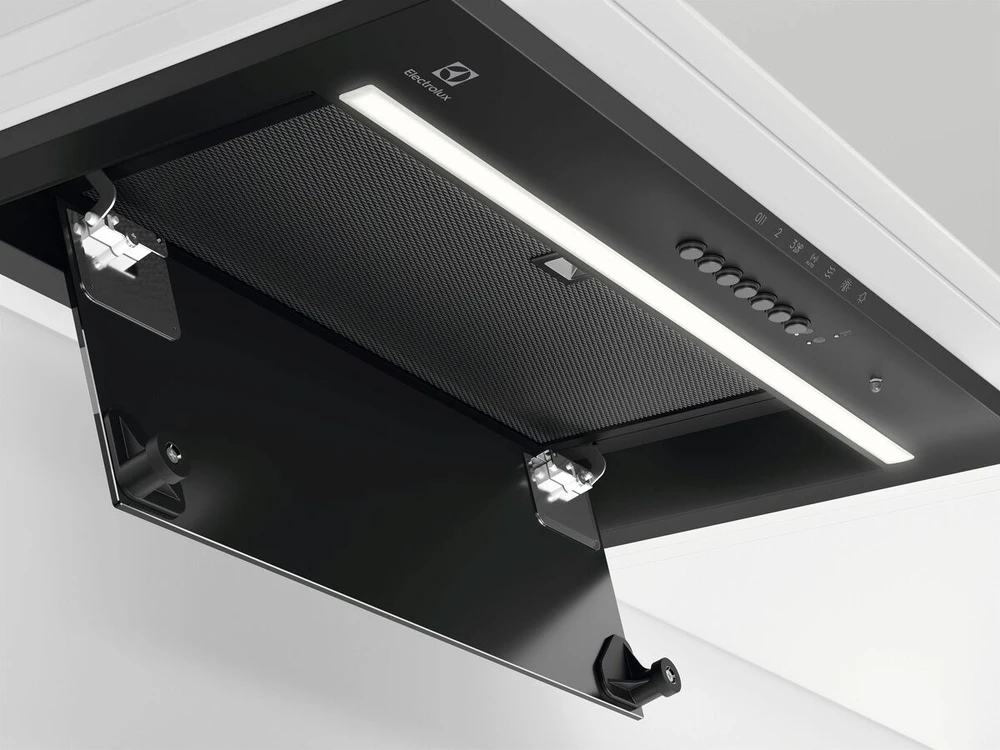 Juodos spalvos 54 cm pločio įmontuojamas gartraukis Electrolux LFG825K