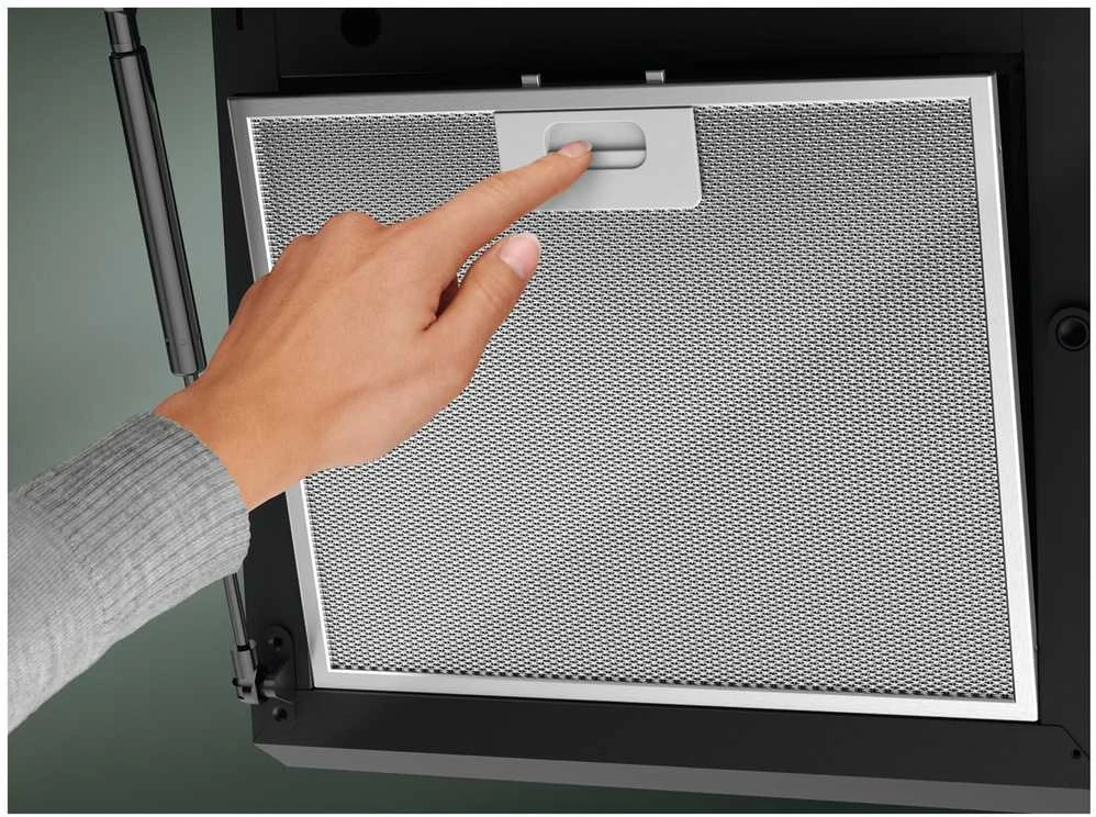 Juodos spalvos 60 cm pločio prie sienos montuojamas gartraukis Electrolux LFV626K