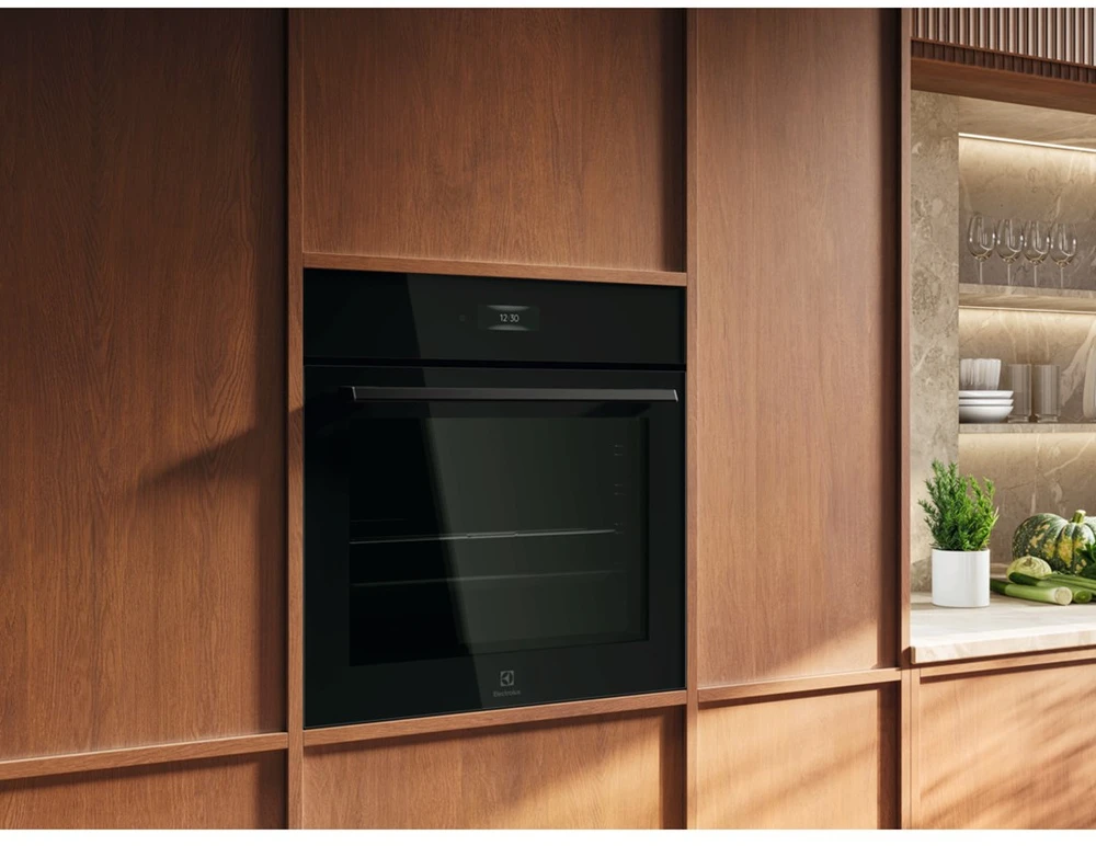 Įmontuojama el.orkaitė su pirolize Electrolux LOX8P87WZ