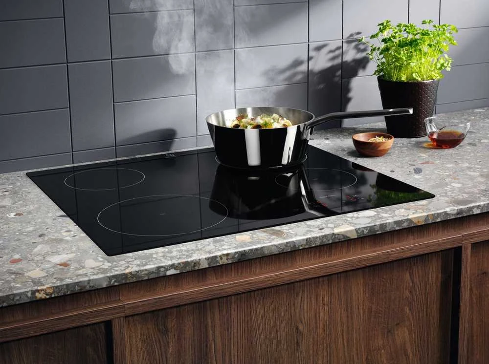 Indukcinė kaitlentė Electrolux LIB60420CK