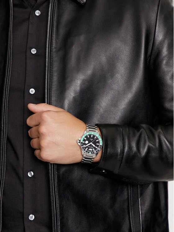 EMPORIO ARMANI AR11589 – Diver GMT vyriškas laikrodis (zi112a)