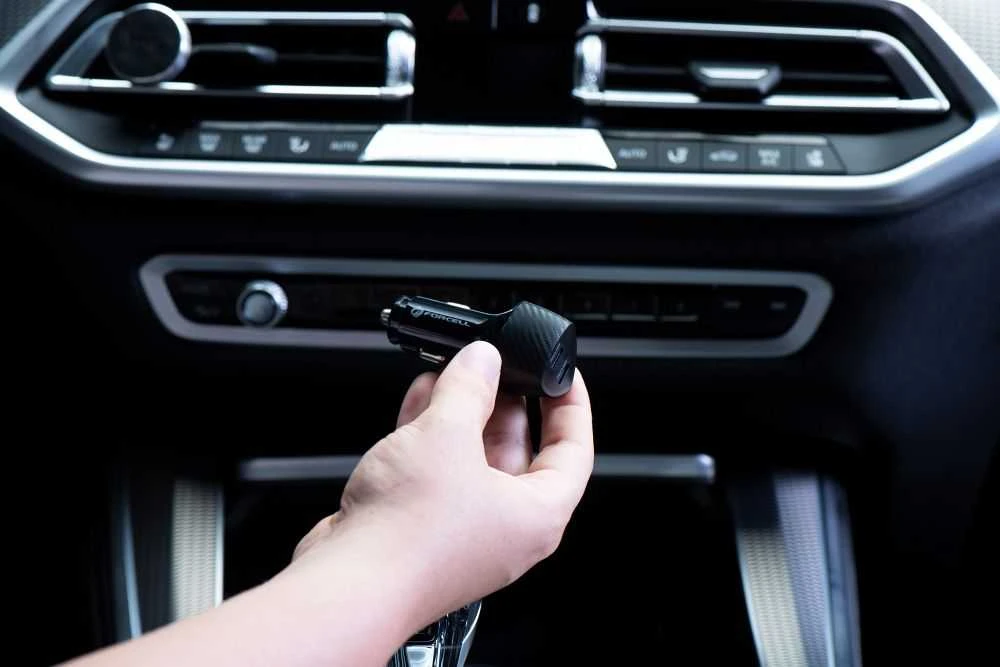 Automobilinis įkroviklis Forcell F-Energy Carbon 2 x USB C QC3.0 PD 3A 40W CC50-2C juodas