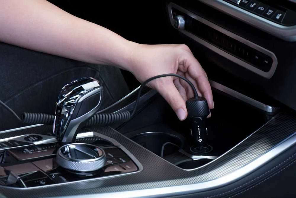 Automobilinis įkroviklis Forcell F-Energy Carbon USB A QC3.0 PD 3A 38W su laidu USB C CC50-1AC juodas