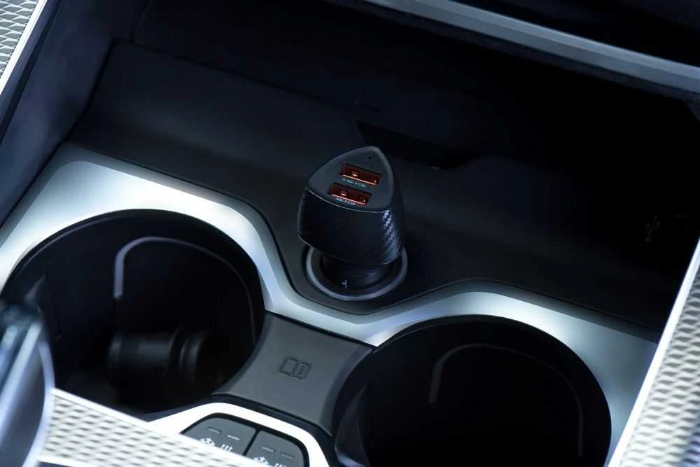 Automobilinis įkroviklis Forcell F-Energy Carbon 2 x USB A QC3.0 3A 36W CC50-2A juodas