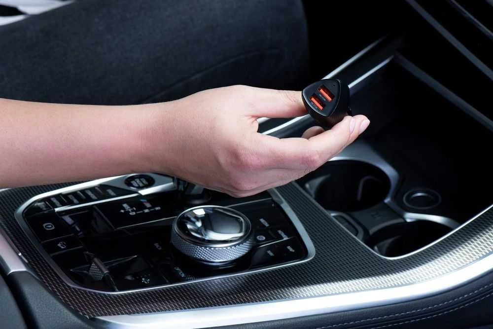 Automobilinis įkroviklis Forcell F-Energy Carbon 2 x USB A QC3.0 3A 36W CC50-2A juodas