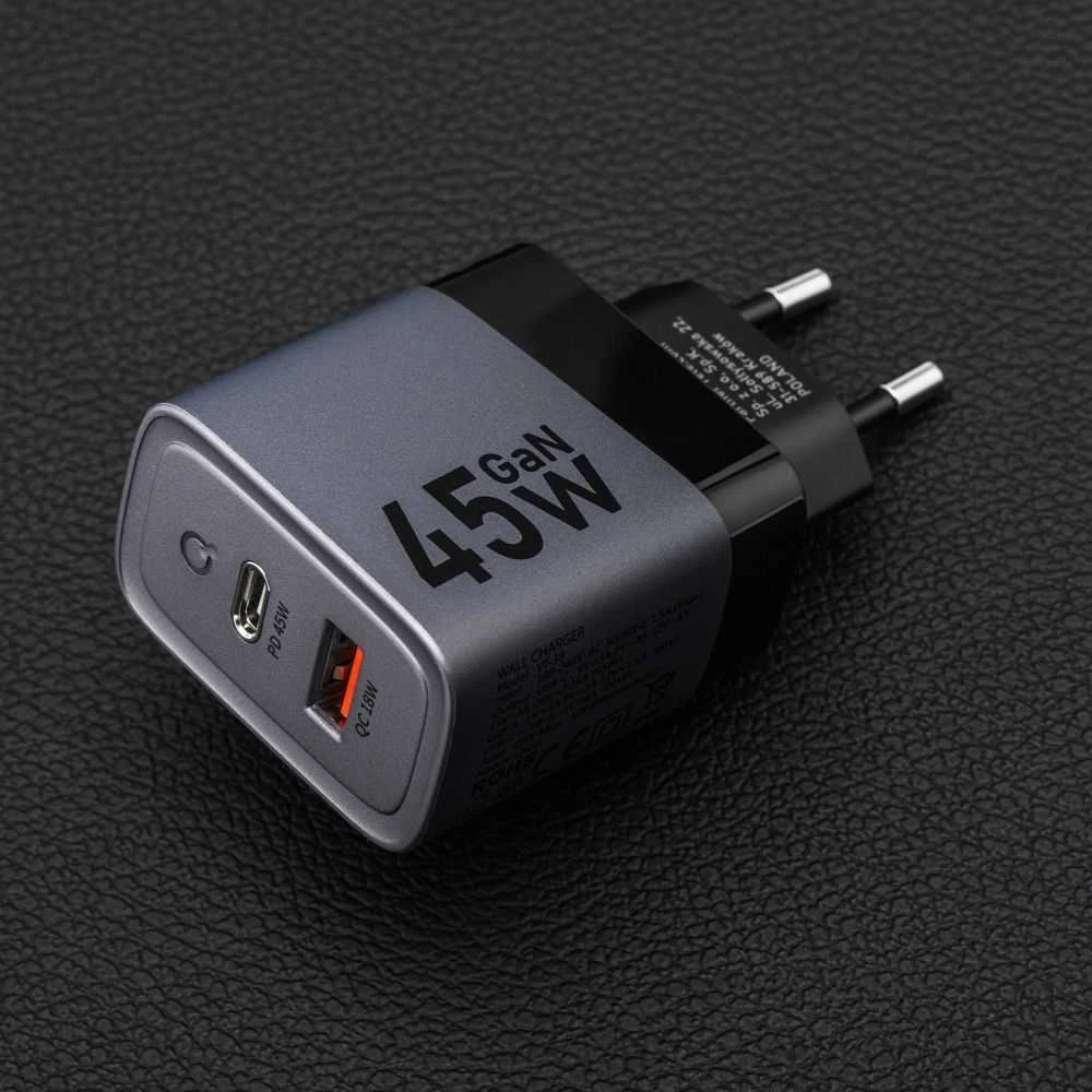 Įkroviklis Forcell F-Energy (1xUSB-C;1xUSB 4A 45W) juodas