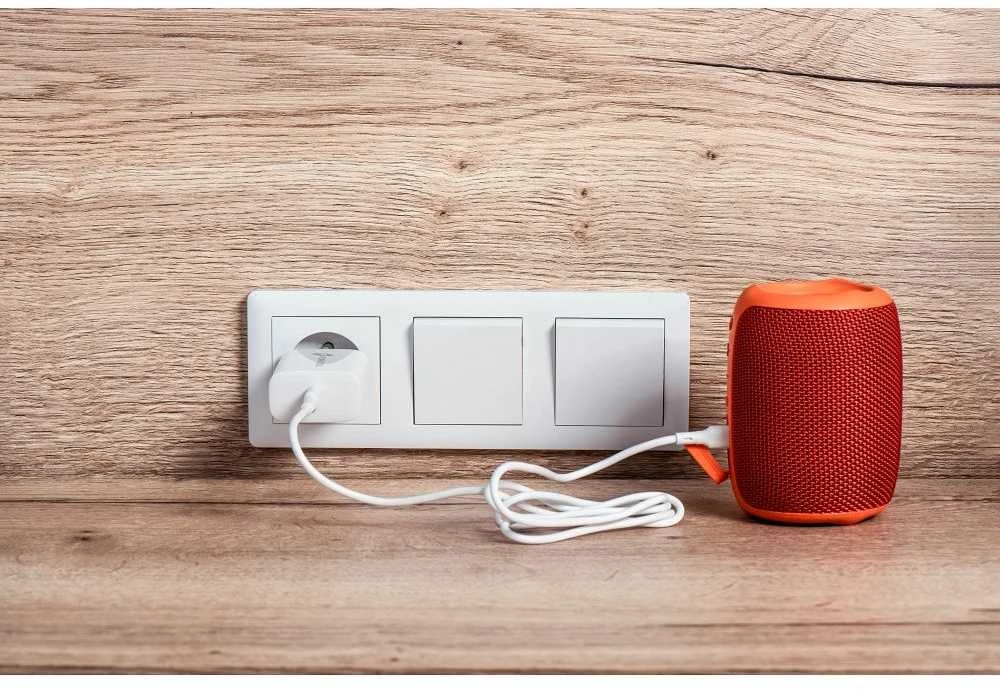 Įkroviklis Forcell + "USB-C (Type-C) to USB-C (Type-C)" (1xUSB-C 3A 25W) baltas