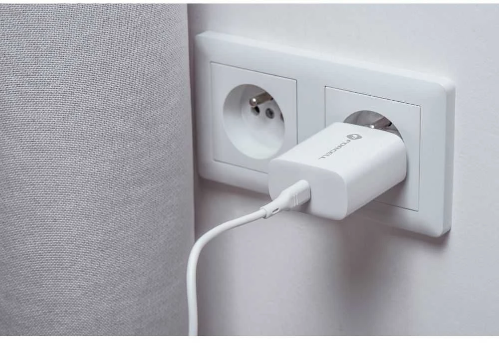 Įkroviklis Forcell + "USB-C (Type-C) to USB-C (Type-C)" (1xUSB-C 3A 25W) baltas