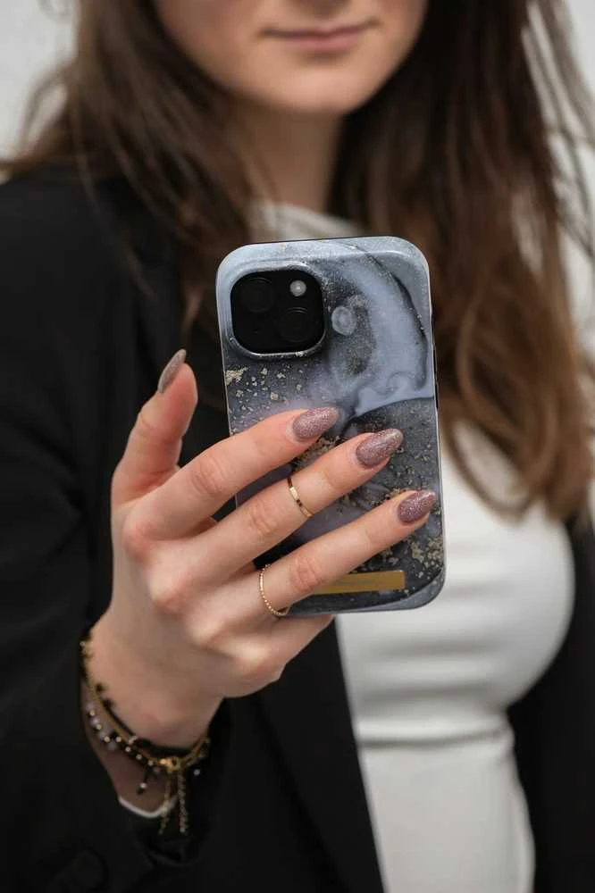 „iPhone 15 PLUS“ dėklas „Forcell F-Protect Mirage“, suderinamas su „Magsafe“ marmuro rūko spalvos dėklu.