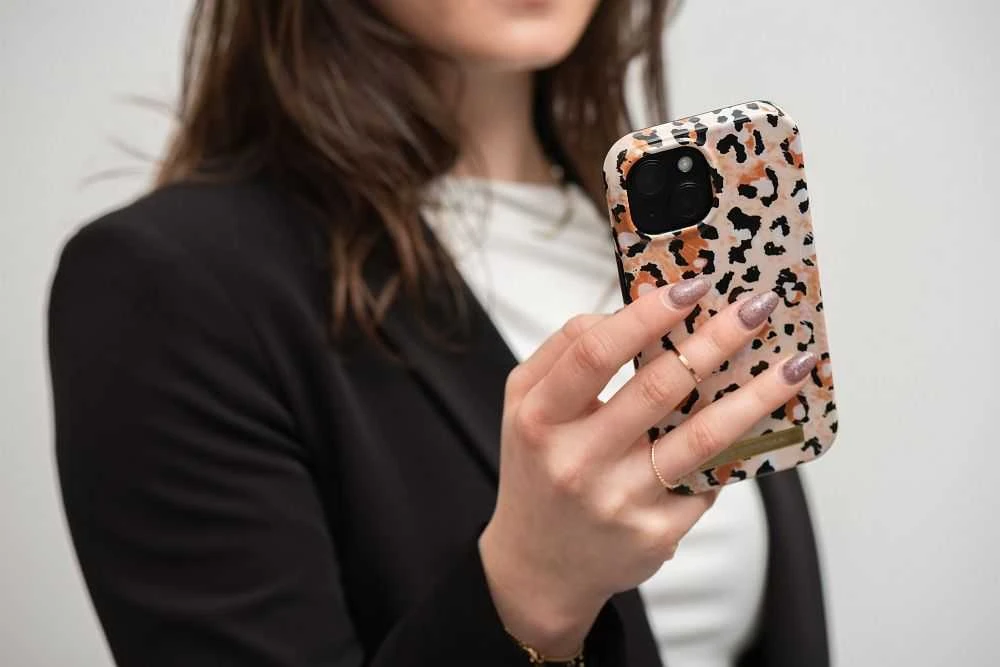 „iPhone 15 PLUS“ dėklas „Forcell F-Protect Mirage“, suderinamas su „Magsafe Wild Panther“