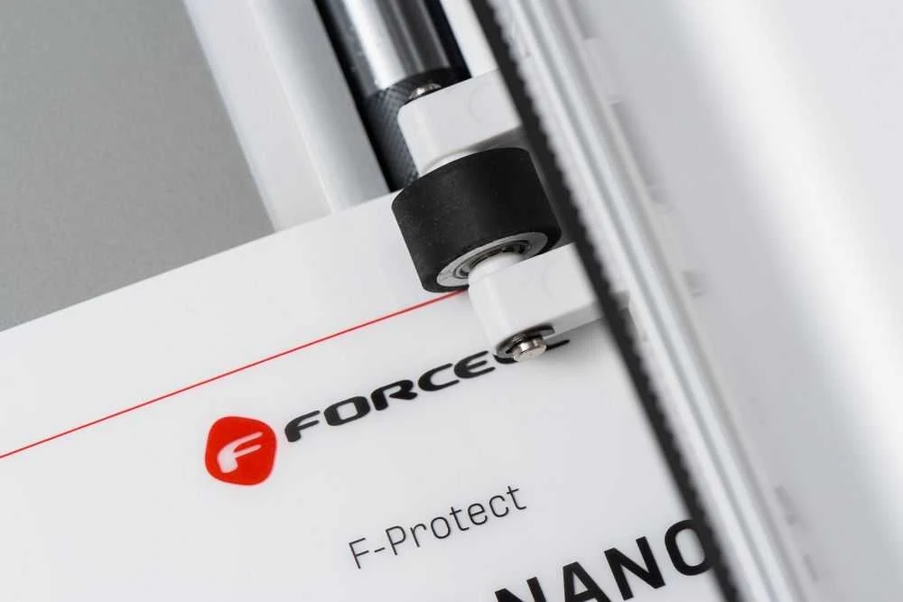 Pažangi filmų pjovimo mašina „Forcell“ su pozicionavimo įrankiu balta