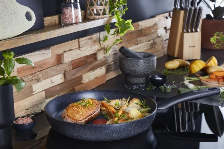 Keptuvė Tefal Juodas STONE, 24 cm, aliuminis