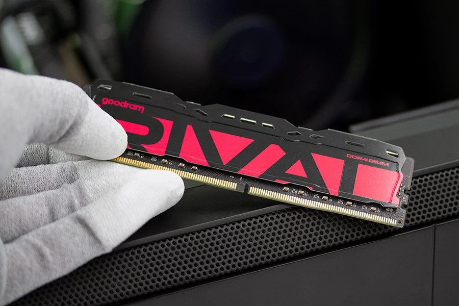Goodram *DDR4 Rival Radiant 8GB (1* 8)/3200 CL16 Žalias atminties modulis 1 x 8 GB 3200 MT/s 288 kontaktų DIMM