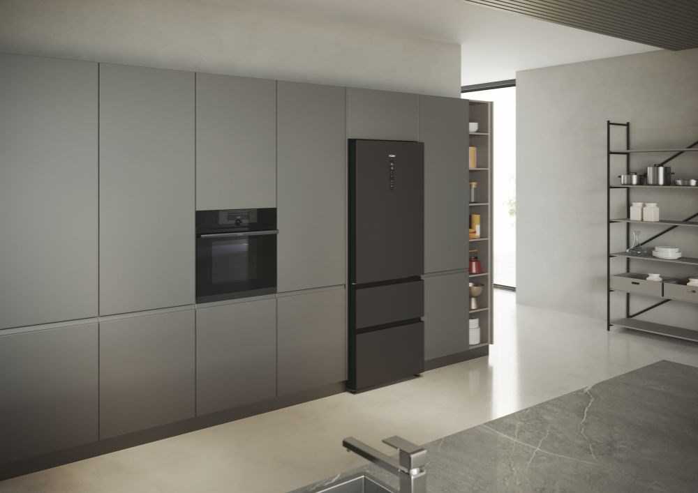 Haier 3D 70 Serie 5 HTR5719ENPT Freestanding 528 L Juodas