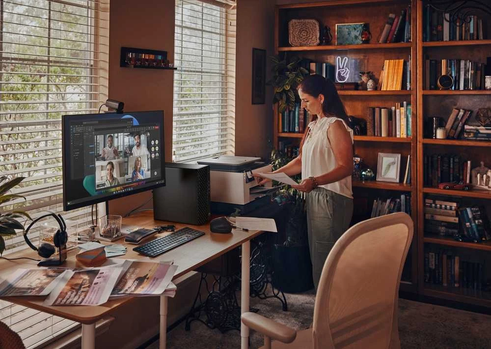 Stacionarus kompiuteris Hewlett Packard (HP) HP ProDesk 4 Tower G1i Desktop AI PC Intel Core Ultra 5 225 16 GB DDR5-SDRAM 512 GB SSD Windows 11 Pro Juodas
