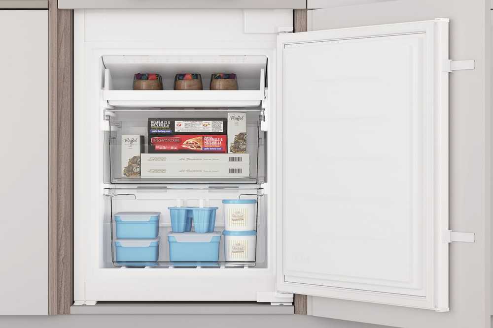 Šaldytuvas Indesit INC18 T112 baltas built-in fridge-šaldiklis