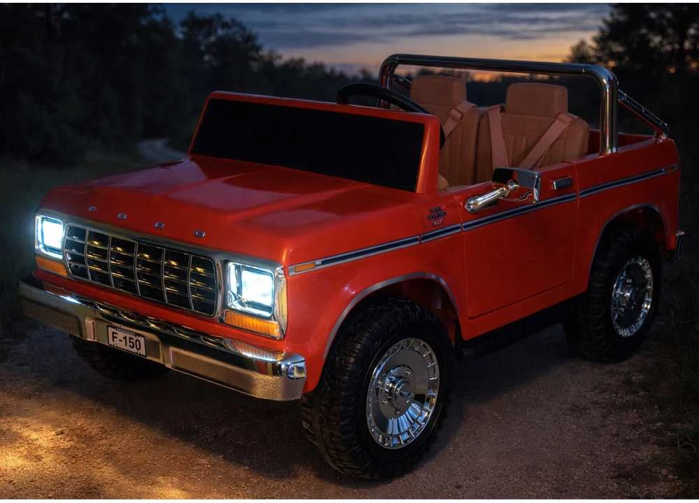 Jokomisiada Baterija varomas dvivietis klasikinis „Ford Bronco“ pikapas PA0338