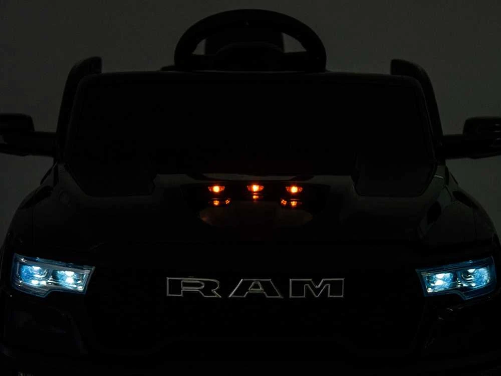 Jokomisiada Baterija-powered electric car RAM pickup for children 4x4 + remote control PA0322