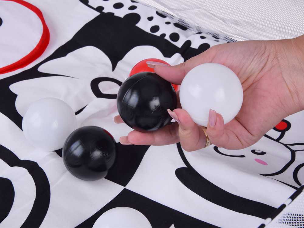 Jokomisiada Contrasting educational mat playpen + balls rustling book ZA5826