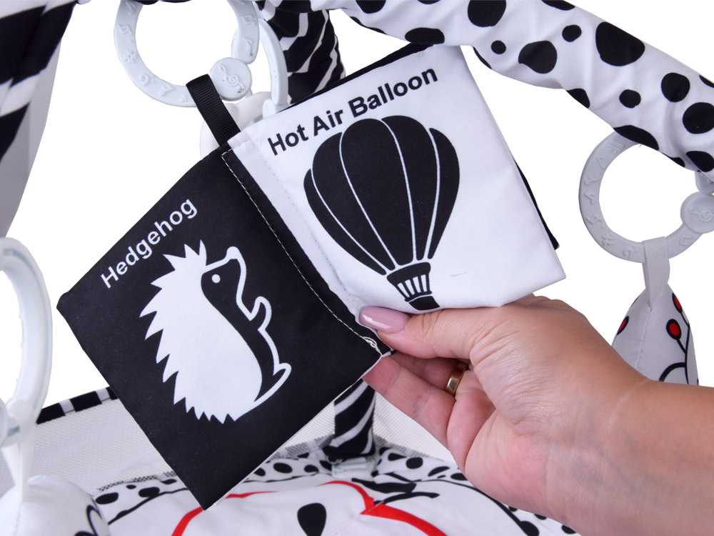 Jokomisiada Contrasting educational mat playpen + balls rustling book ZA5826