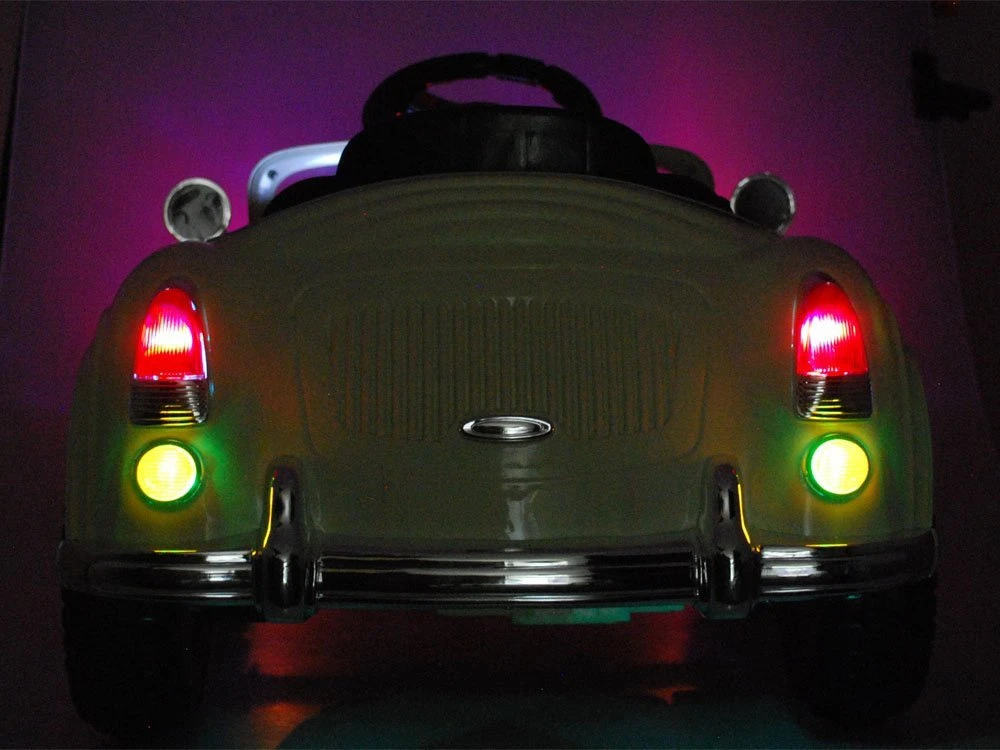 Jokomisiada Elegantiškas RETRO automobilis 2x variklis 12V, lakas PA0057M