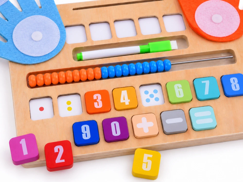 Jokomisiada MATHEMATICS Medinis rinkinys skaičiavimui mokytis Lenta + užduočių kortelės ZA6245