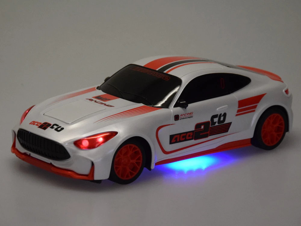 Jokomisiada Nuotoliniu būdu valdomas RC automobilis 1:16 transformuojamas su šviesomis 15 km/h RC0757