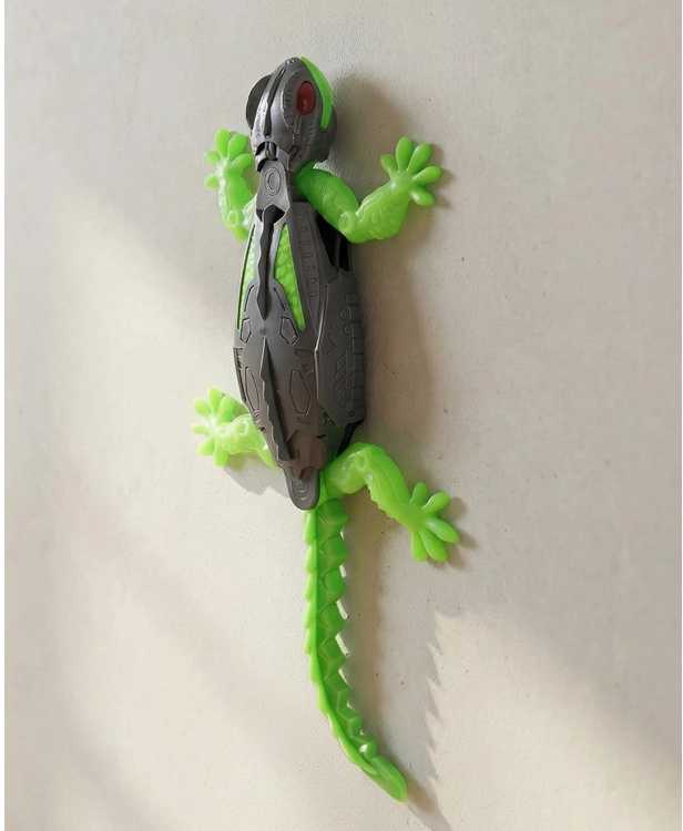 Jokomisiada Remote Control Gecko Lizard – Drives on the Floor and Climbs Walls RC0753