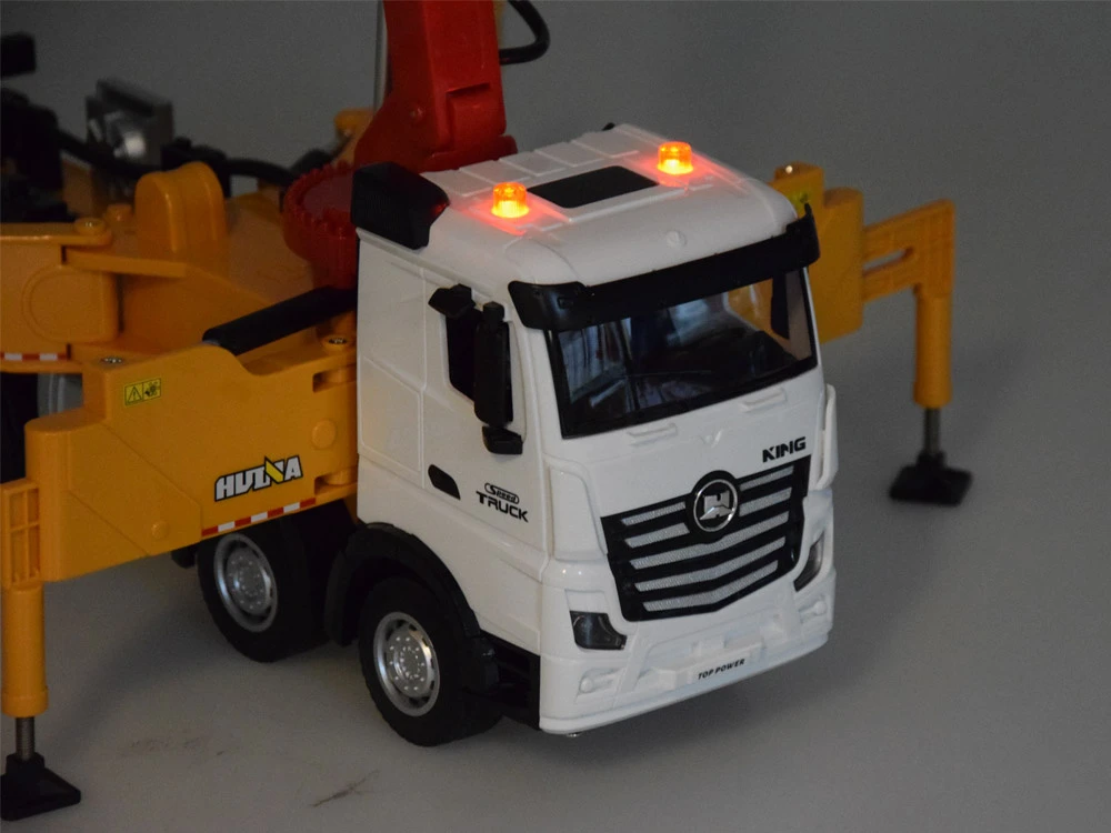 Jokomisiada Remote-Controlled Concrete Pump Truck RC 1:18 with Lights and Sound RC0787