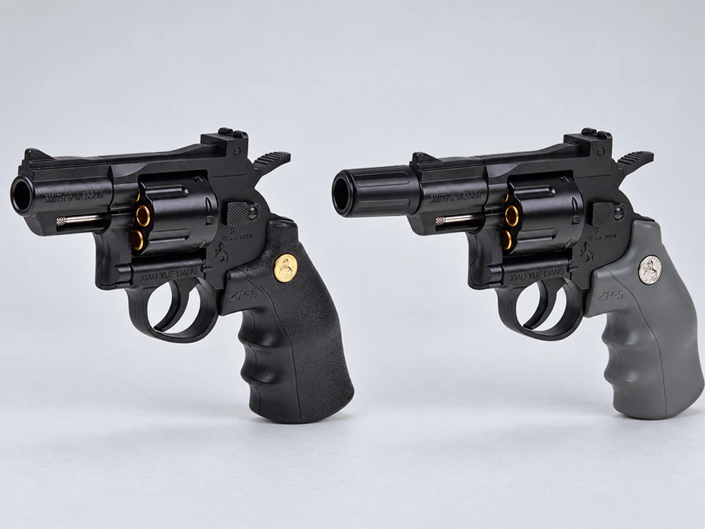 Jokomisiada Žaislinis pistoletas REVOLVER – metalinis, automatinis, su keičiamais elementais ZA6410