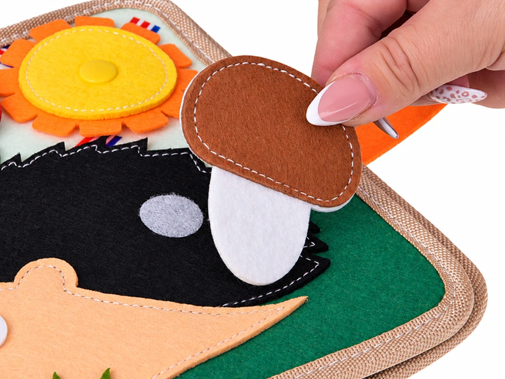 Jokomisiada Sensory manipulation book with Velcro and moving elements ZA6600