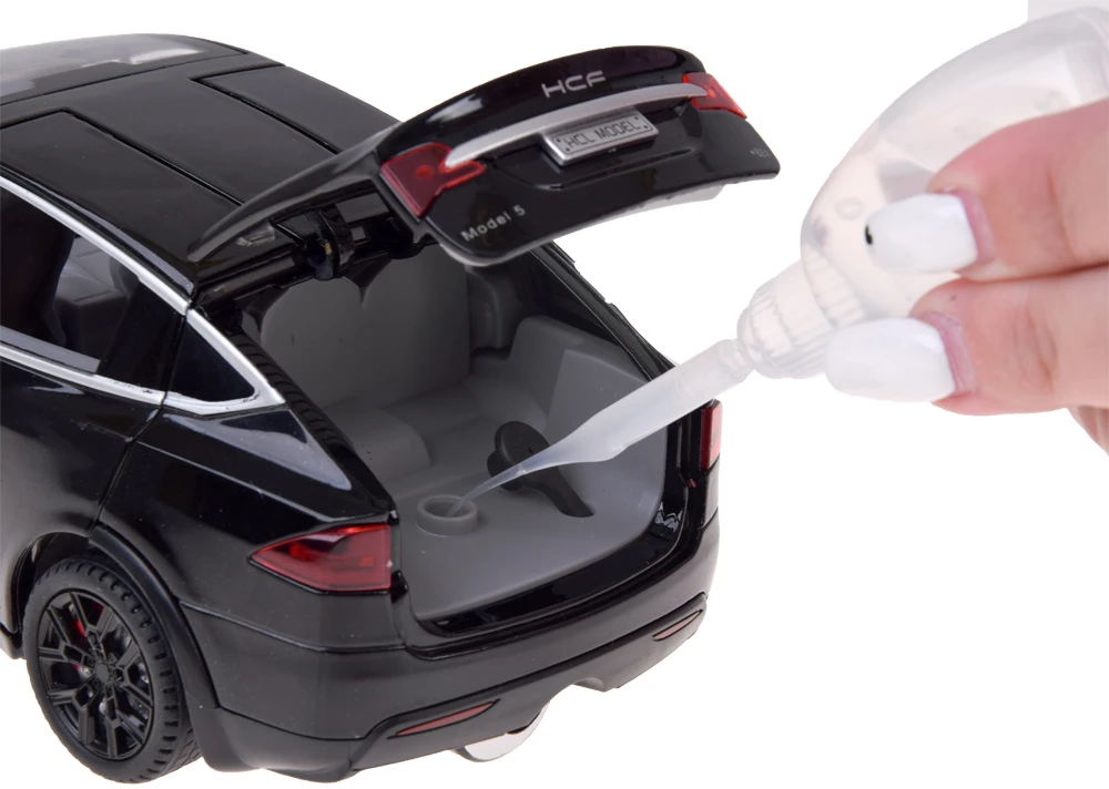 Jokomisiada Tesla Model X RC 1:22 Die-Cast Remote-Controlled Car with LED Lights and Smoke Effect RC0772