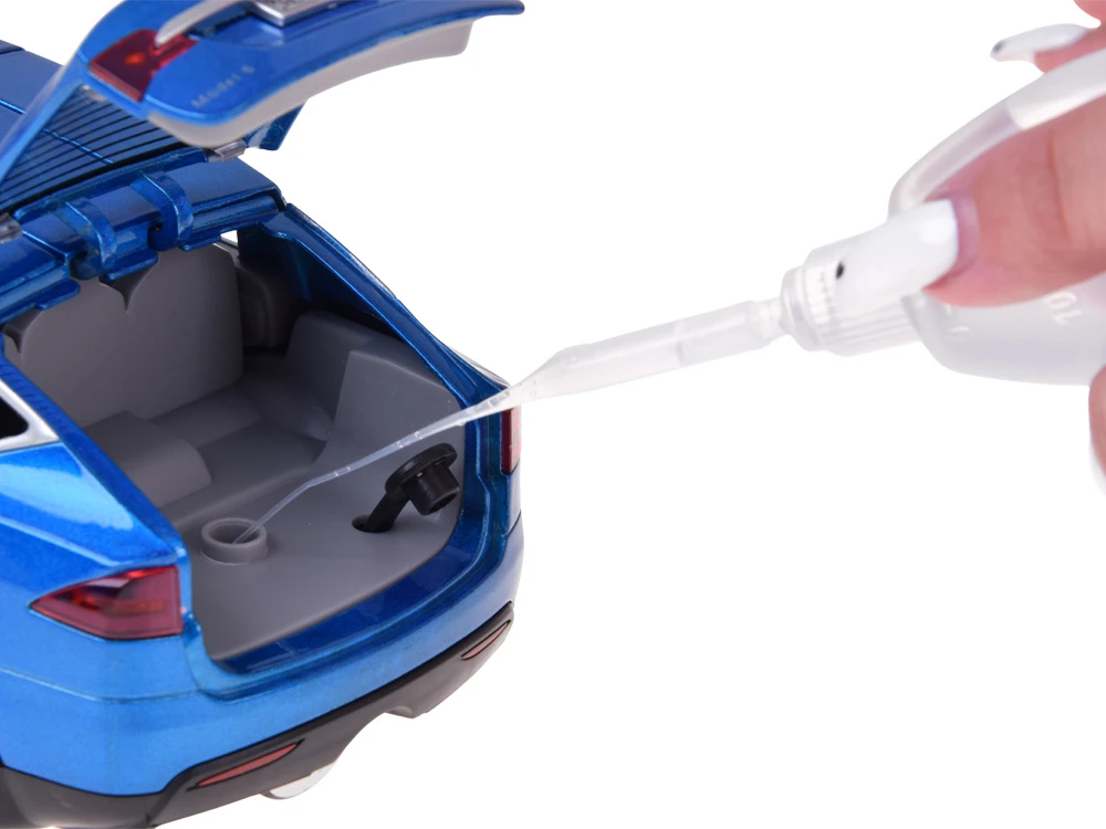 Jokomisiada Tesla Model X RC 1:22 Die-Cast Remote-Controlled Car with LED Lights and Smoke Effect RC0772