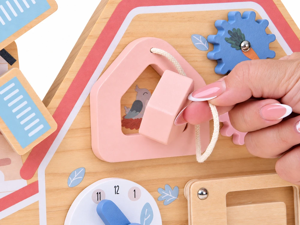 Jokomisiada Wooden Farm Busy Board – Sensory House with Animal Maze ZA6485