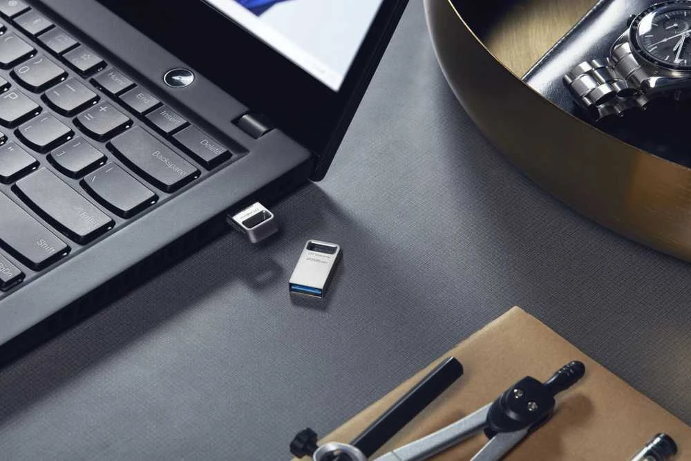 „Kingston“ | USB 3.2 atmintinė | „DataTraveler micro“ | 256 GB | USB A tipo | Sidabrinis