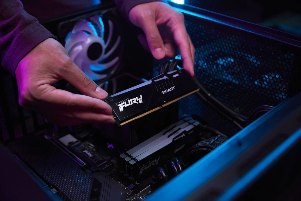 RAM „Kingston Technology FURY Beast“ 128 GB 5600 MT/s DDR5 CL36 DIMM atmintis (2 vnt. rinkinys) RGB