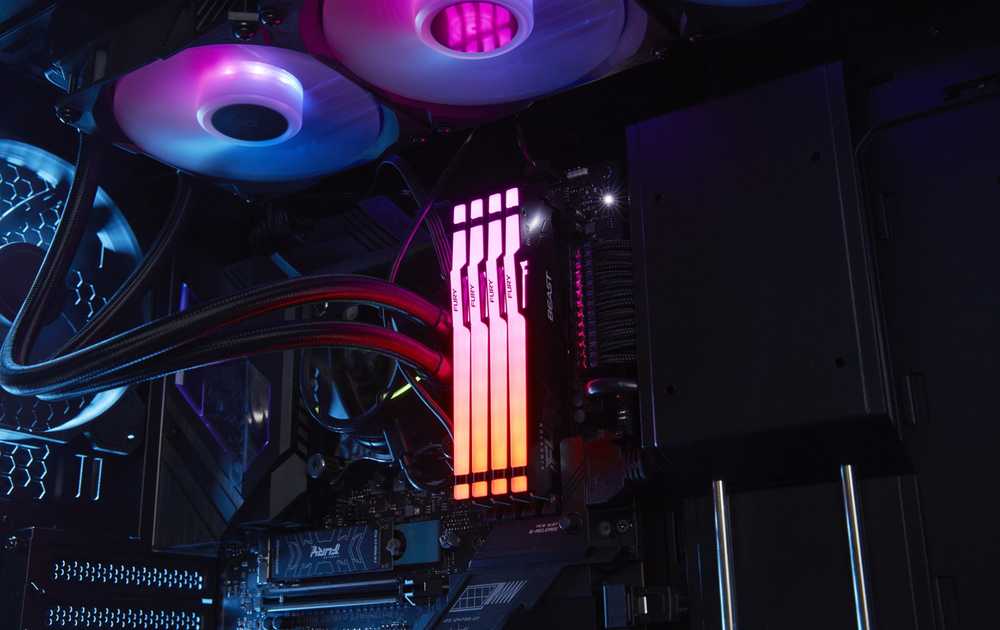 RAM „Kingston KF556C40BBA-32“ 32 GB 5600 MT/s DDR5 CL40 DIMM FURY Beast RGB atmintis | Kingstonas