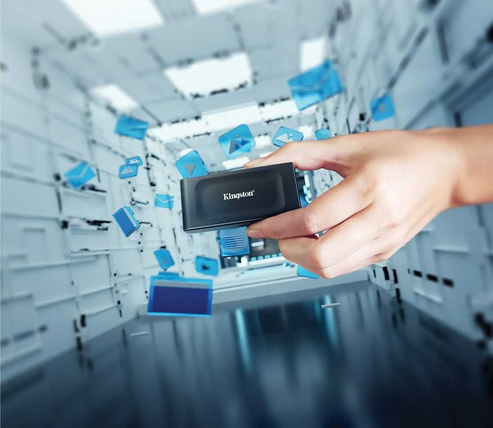 Išorinis kietasis diskas Kingston SXS1000R, 2 TB, USB 3.2 Gen 2, juodas