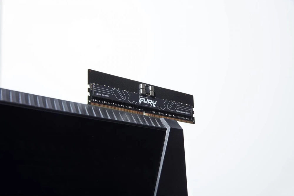 RAM „Kingston KF564R32RBE2K4-128“ 128 GB 6400 MT/s DDR5 ECC Reg CL32 DIMM (4 vnt. rinkinys) FURY Renegade Pro EXPO | „Kingston“