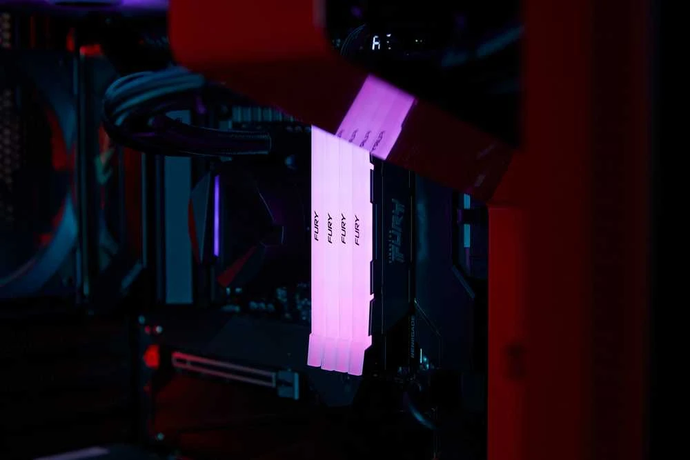 Kingston KF436C16RB12A/16 16GB 3600MT/s DDR4 CL16 DIMM 1Gx8 FURY Renegade RGB | Kingston