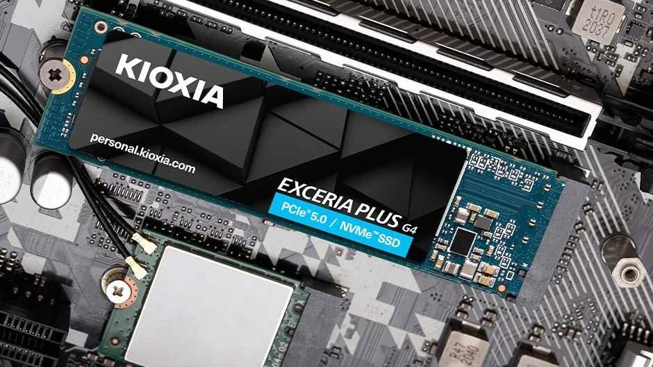 „Kioxia LVD10Z002TG8“ vidinis SSD diskas, 2 TB, M.2 PCI Express 5.0 NVMe, „BiCS FLASH TLC“
