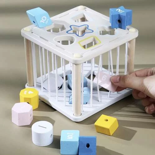 Kruzzel Sorter - wooden sensory cube 22885