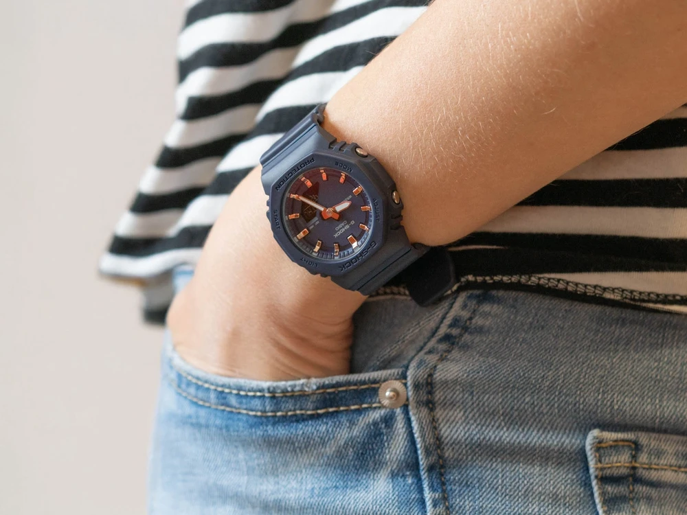 Laikrodis Casio G-Shock analoginis-skaitmeninis moteriškas GMA-P2100M-2AER
